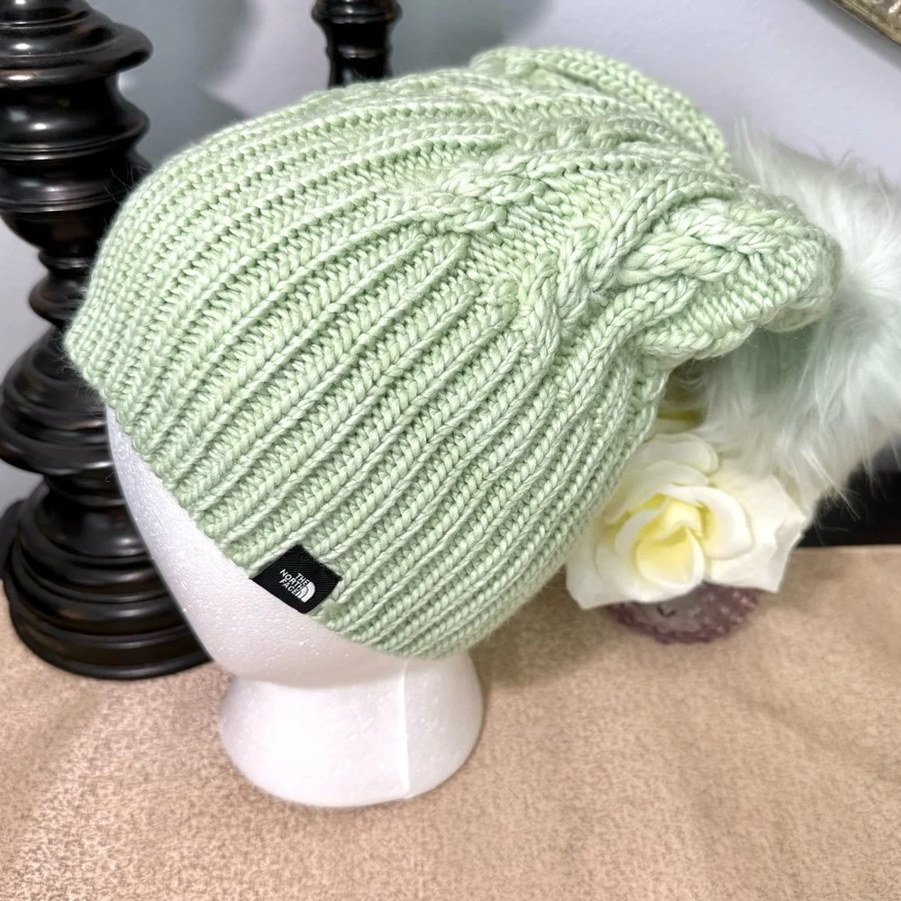 NWT The North Face Kids Youth/Junior Fur Pom Beanie Hat